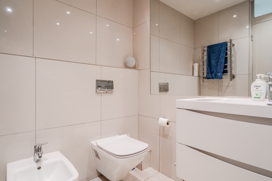 2 Bedroom Property for Sale in Sea Point Western Cape